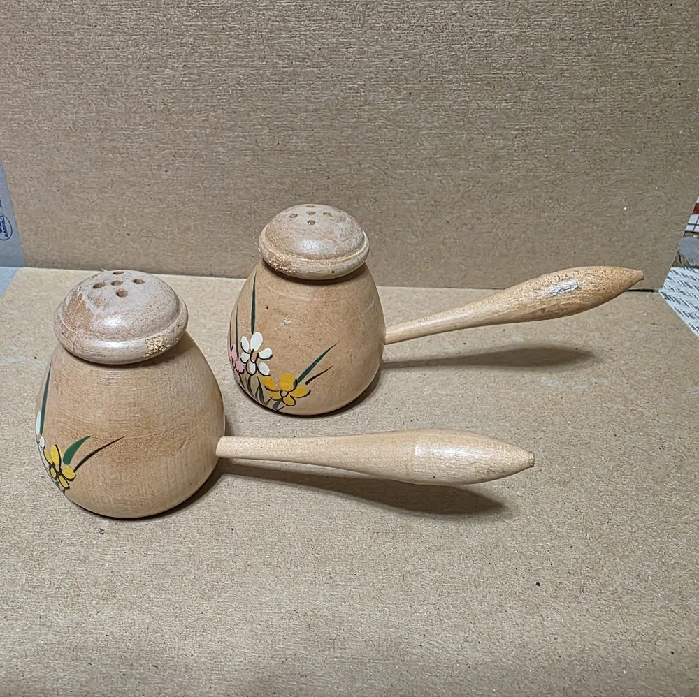 Wooden Handled Salt Pepper Shaker Set Hand Painted Floral #161